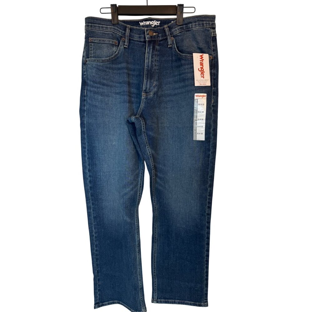 NWT Wrangler 33X32  Mens Straight Fit Blue Jeans
